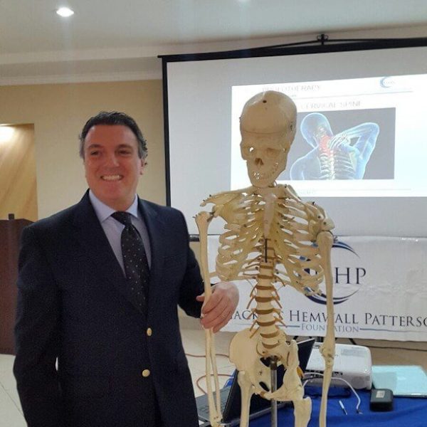 th-5739316752-585x1040